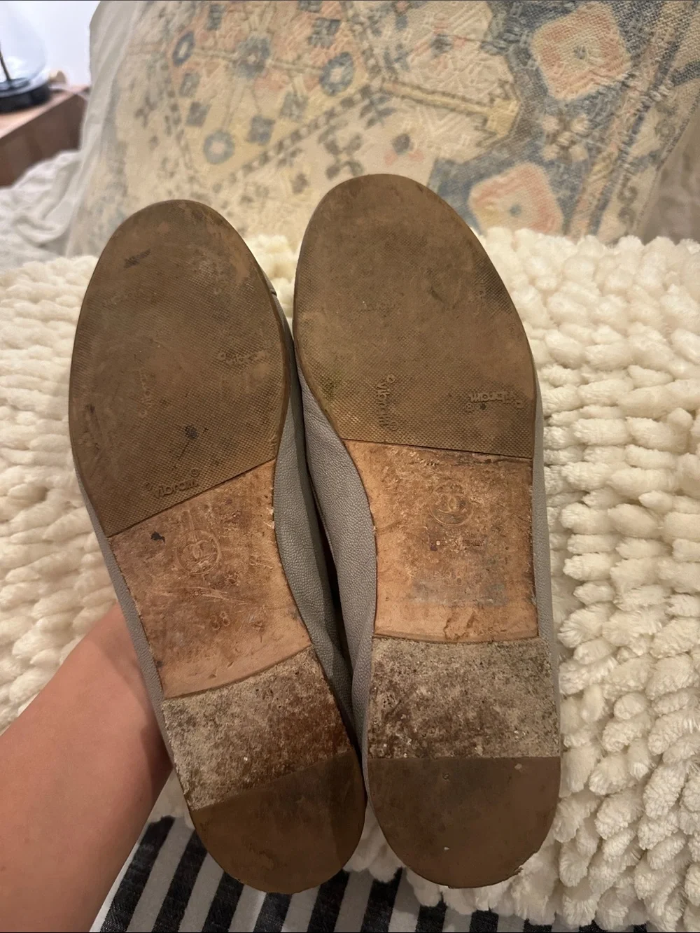 CHANEL Gray Leather Ballet Flats with CC Medallionr size 38